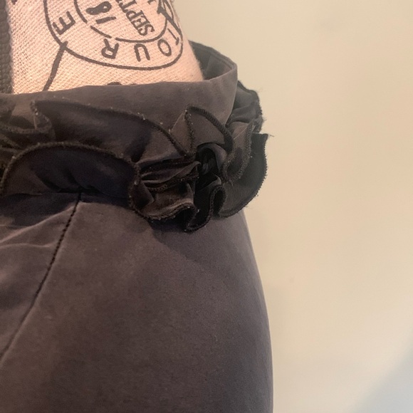 Tahari Black Sleeveless Silk Blouse Top Ruffle Neck Women’s Large - Picture 5 of 7